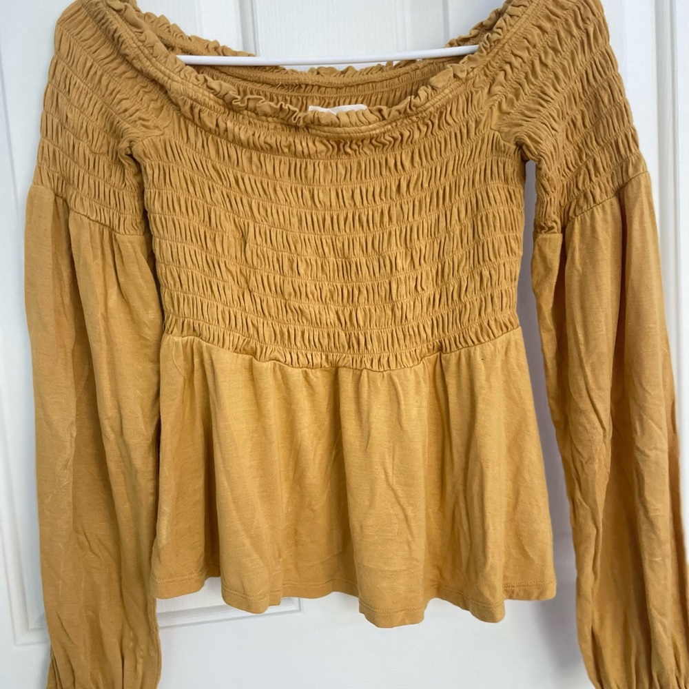 Aeropostale Size M Yellow Ruffle Blouse